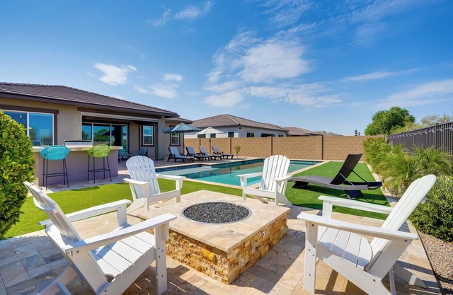 Hermosa casa de Litchfield con piscina, parrilla y vistas.