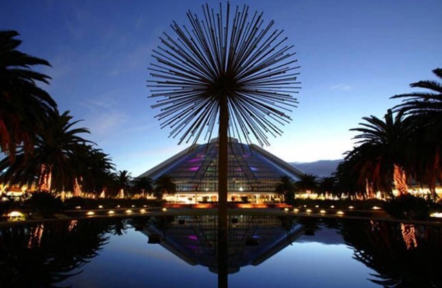 6 Mins- CBD 1Min - Piscina, Tiendas, Restaurantes.