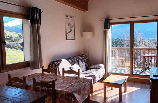 Apartamento para 6 personas con Wifi y vista a la montaña