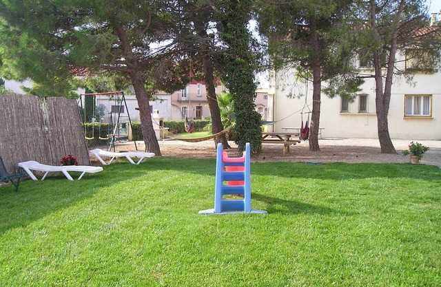 65m2 wifi 2ch garden 2km sea 6pers parking ok pets vacation vouchers