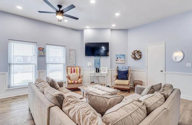 6BDRM Home Multiple Decks w/Oceanview, Hot Tub & Pool / Beach Access