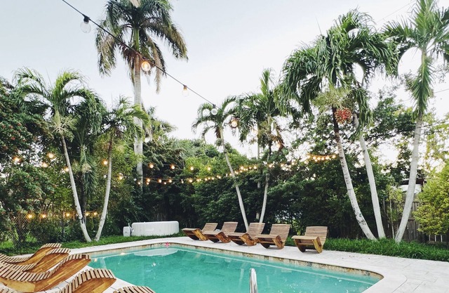 7 bedrooms, private pool near the beach and everything