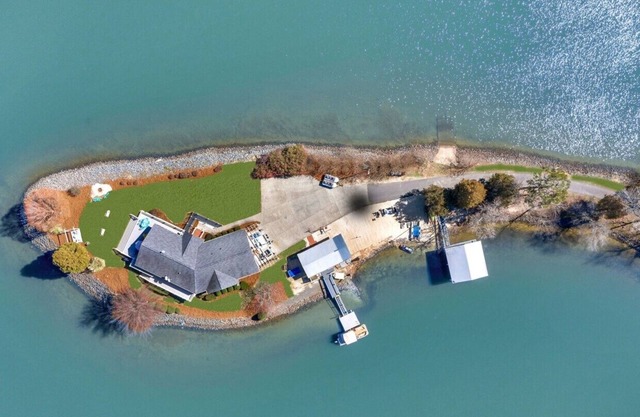 PENÍNSULA DE LUJO DE 5 HAB. ¡Vistas panorámicas a la casa del lago! Priv Beach y Doc. Alquiler de embarcaciones.