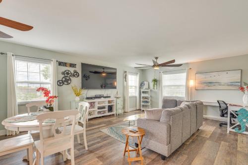 7 Mi PCB Beaches, Bays and Sunsets Florida Apt