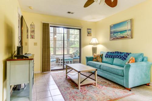 7 Mi to North Myrtle Beach Condo with Pool Access