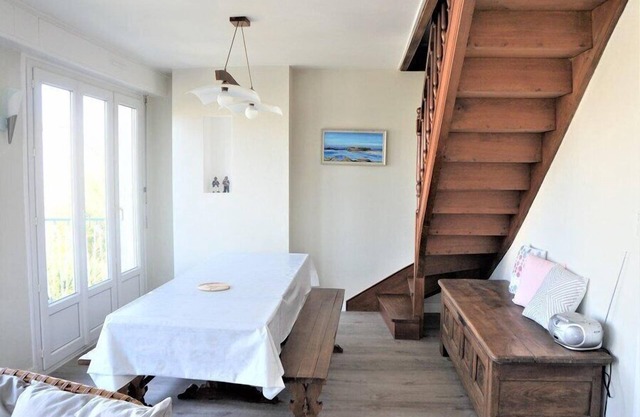 Casa de 7 habitaciones para 12 personas con WIFI a 5 minutos a pie del mar