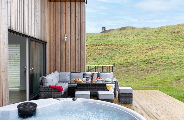7 The Vista, Willingcott Nr Woolacombe - Hot tub/ Pet friendly/ On-site pool/ EV Charger/ Ecohome