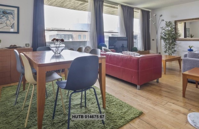 70. Vila Olimpica Apartment
