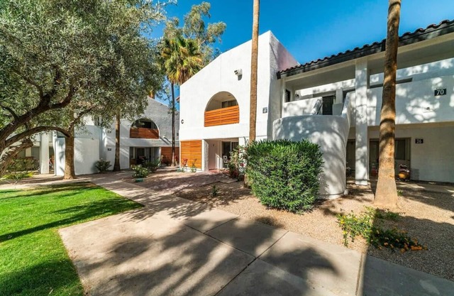 Casa Grande 2bd / 2ba escapada moderna piscina climatizada