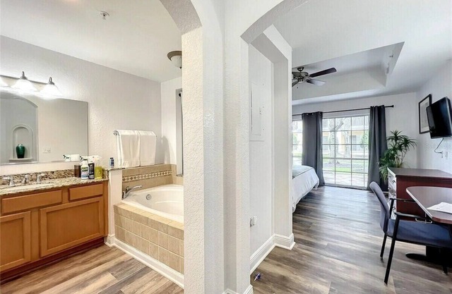7901 Luxury Retreat 3BR Villa w/Pool & Game!