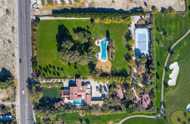 8 Bunch Palms Grand Estate