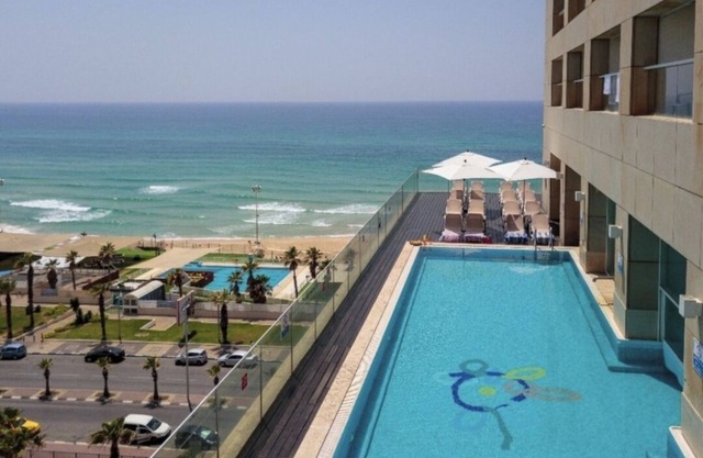 907GO to Bat Yam balcony,sea ​​view.Free parking