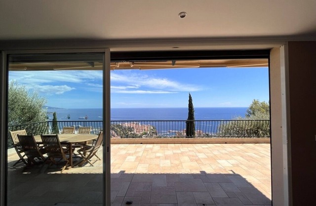 A balcony over Monaco and the sea