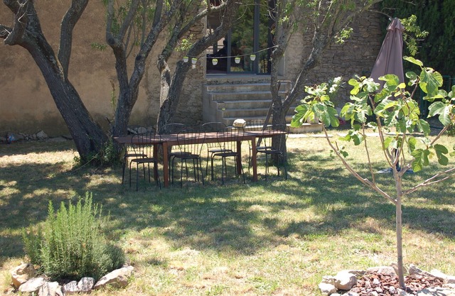 Un granero en el corazón de Minervois con jardín y piscina (Languedoc)