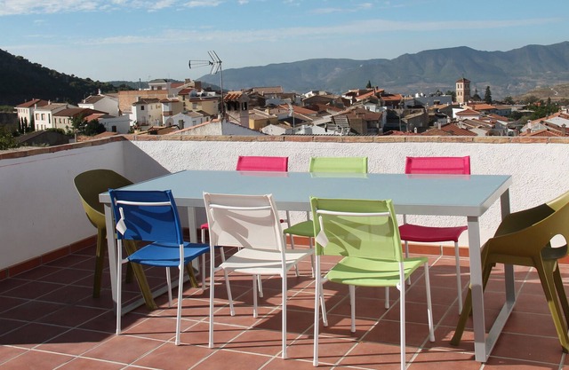 Una cómoda casa de pueblo, cerca de todo, pero en una zona tranquila.