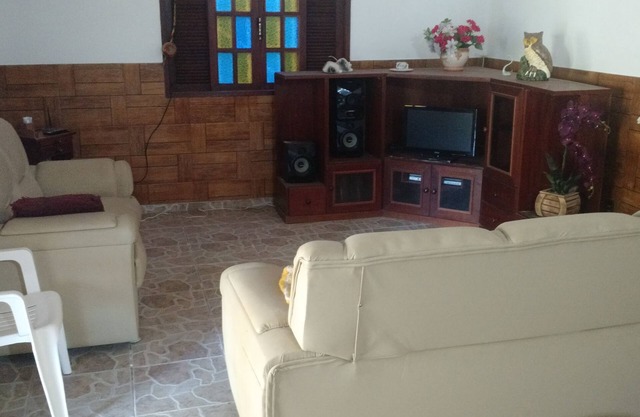 Un lugar acogedor para descansar y relajarse con el sonido del canto de los pájaros.