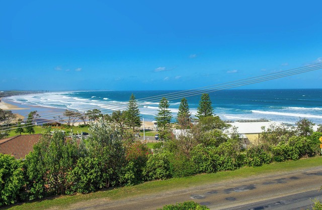 A home away from home......The Bonny Hills Beach House with stunning views