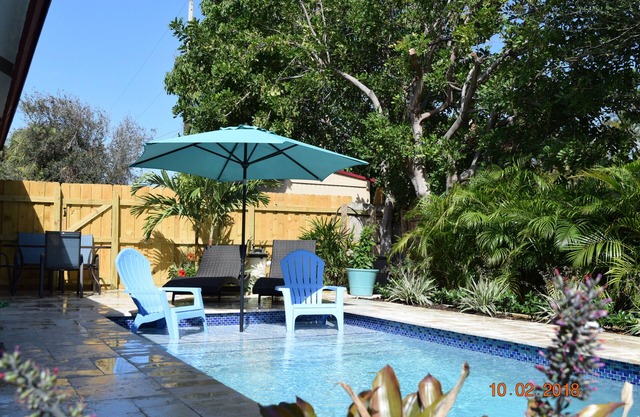 $$ VENTA-abril-septiembre-MUY PRIVADO-Todo NUEVO Pool-2 LUJO Master Suites-Beach-5 Blks