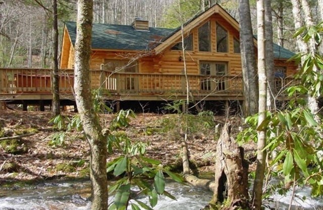Un paraíso de montaña en Collett Creek en Andrews, Carolina del Norte