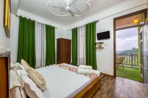 A Mountain SideInn Kasauli l 1Km From Mall Road l Kasauli By Splendid Hotels