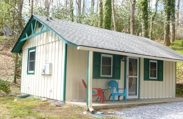Un refugio tranquilo cerca de rutas de senderismo en Hickory Nut Gorge