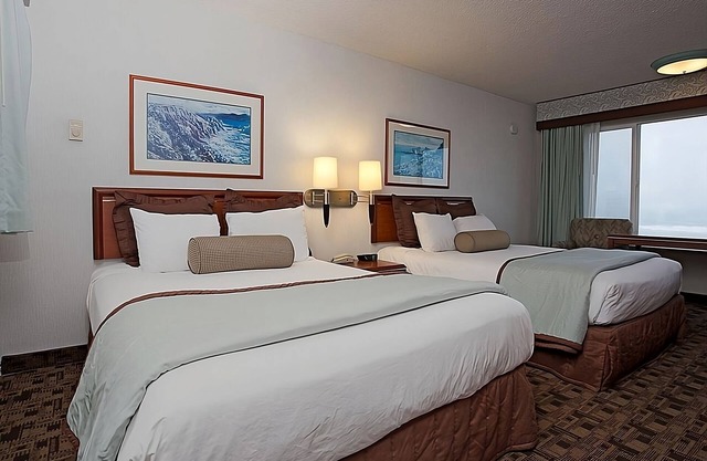 A Place You'll Surely Enjoy! 2 Great Units, Pets Allowed, Parking!