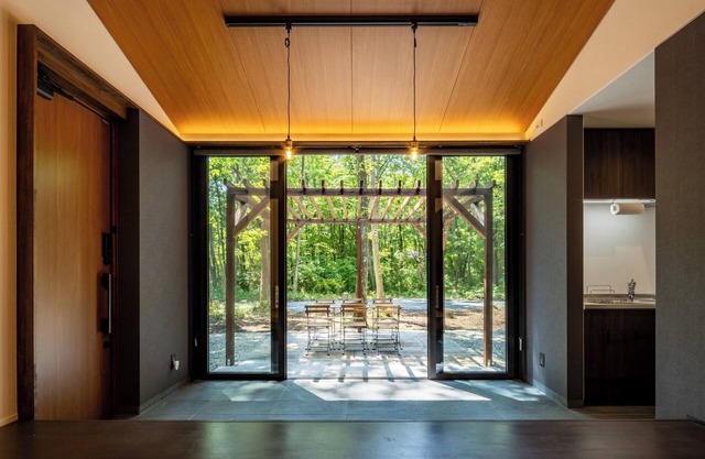 A rental cottage in the forest with a dirt floor t / Nasu-gun Tochigi