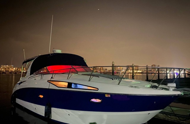 A romantic night for couples in the yacht in Marina del Rey, Los Angeles