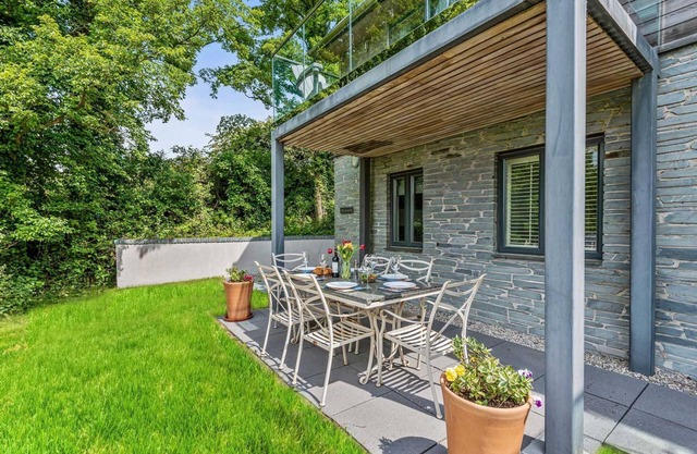 A stunning contemporary Cornish home boasting superb coastal views, swimming pool & sauna