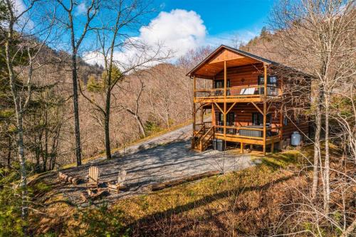 A Treehouse View Over Lake