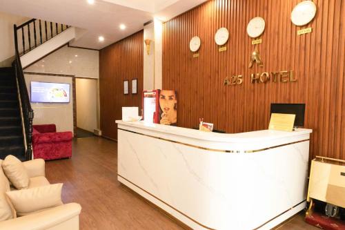 A25 Hotel - 12 Liên Trì