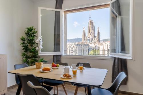 AB Sagrada Familia Magnificent Views