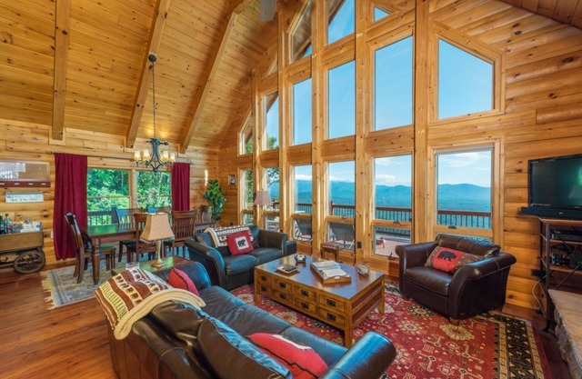 Sobre las nubes: 3 dormitorios, 2. 5 BA Cabaña / Bungalow en Old Fort, capacidad para 6
