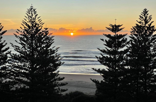 Absolute Beachfront Burleigh Heads. Large 2 bedroom 2 bath Apartment