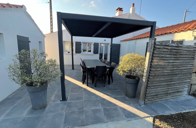 "Casa rural adaptada en Comoquiers: accesible y cómoda, cerca de rutas en bici"