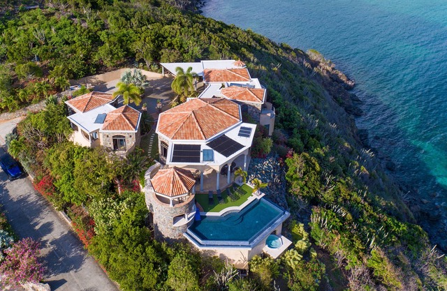 Villa frente al mar real - Cuatro King Master Suites iguales