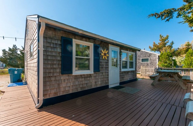 Adorable cottage in private Association with East Sandwich Beach just across the street