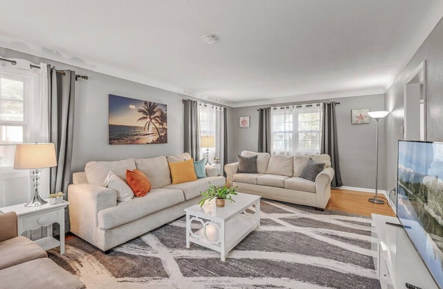 Adorable Home- 3M Headquarter/MOA/ St Paul