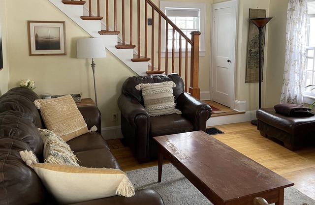 Adorable casa privada de 3 dormitorios en un vecindario residencial tranquilo en Burlington