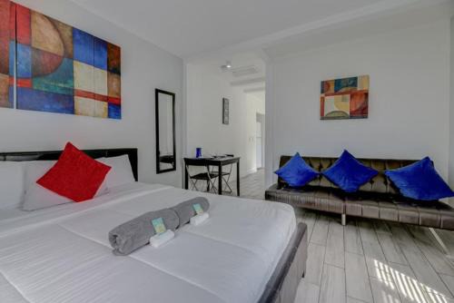 Adorable private apartments in the Heart of Miami!
