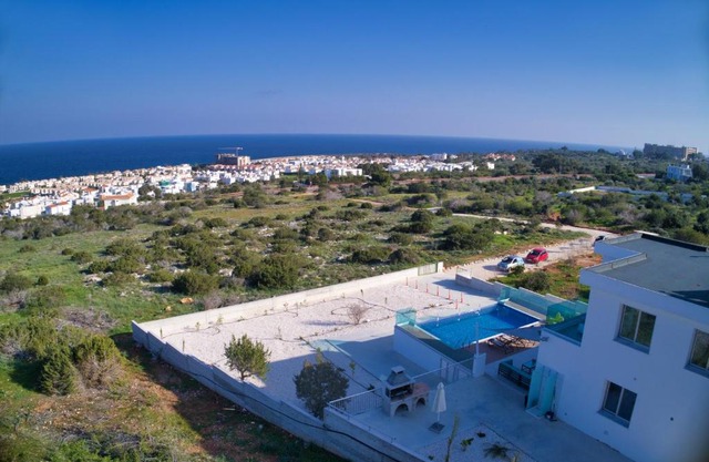 Aetopetra Villa