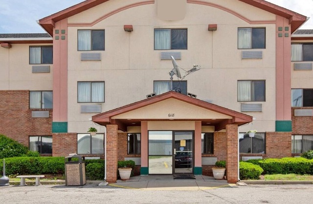 Affordability Meets Comfort! Pets Allowed, Free Parking Onsite