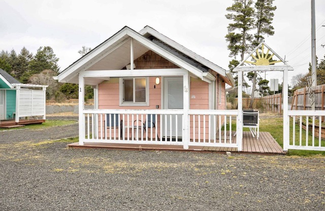 Ocean Spray Resort Cottage 1 by Grayland Beach