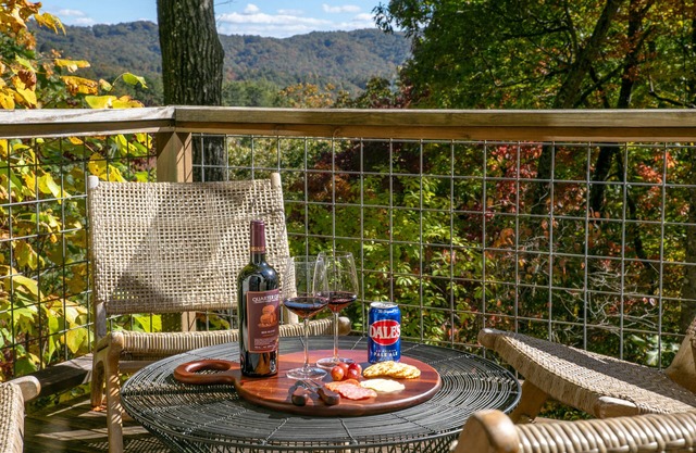 Aframe Amazing Views Hot Tub Dog & Family Friendly