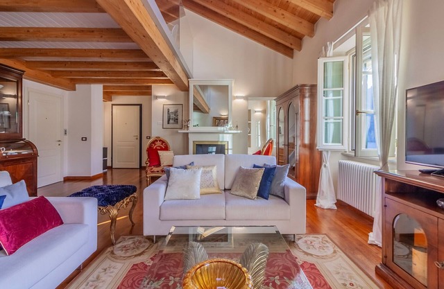 Aglaia Luxury Lake View by Wonderful Italy