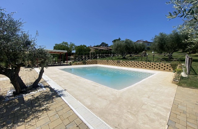 Casa rural Casa del sole: Apartamento Toscana-Umbría con piscina y aire acondicionado.