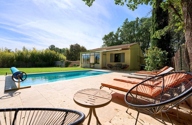 Air-conditioned villa in the heart of Provence, swimming pool, for 8 people, in absolute peace and quiet