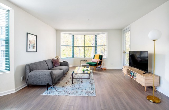 Airy South Beach 1BR w/ Pool, Gym, Shops + Dining Onsite, by Blueground