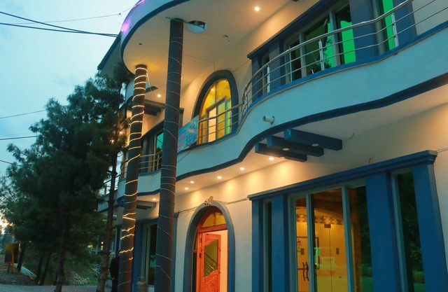 Al Sadiq Hotel & Restaurant