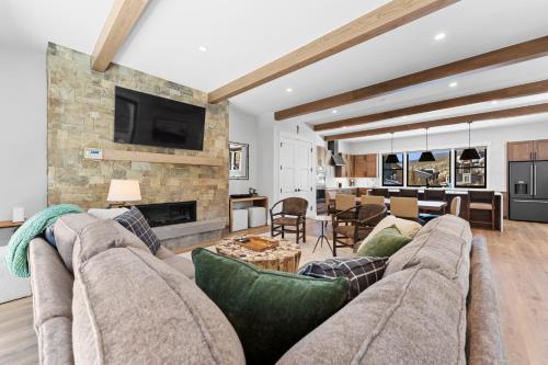 Alcove 75 by Summit County Mountain Retreats